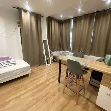 Renove A Deux Pas De La Et Des Commerces - Fr-1-674-44 Lejlighed
