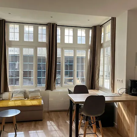 Renove A Deux Pas De La Et Des Commerces - Fr-1-674-44 Lejlighed
